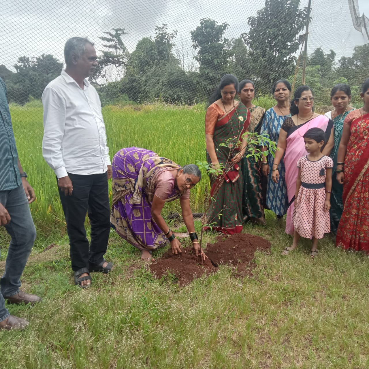 'हरित गाव' मोहिमेअंतर्गत भव्य वृक्षारोपण संपन्न;